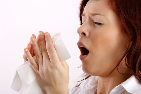 Inchaço sob os olhos pela manhã. Causas e tratamento em mulheres e homens, hematomas matinais, vermelhidão, bolsas nas maçãs do rosto