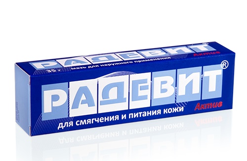 Biện pháp khắc phục cho gót chân nứt nẻ: dân gian với glycerin, amoniac, giấm, trứng, peroxide, lô hội, vitamin E, calendula
