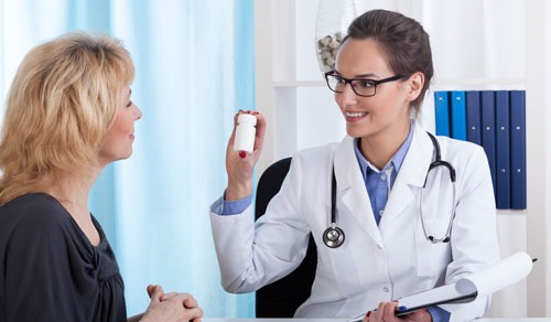 Vitamin E rất hữu ích cho phụ nữ khi có kế hoạch mang thai, cho sức khỏe sau 40, 50 tuổi. Hướng dẫn cách dùng