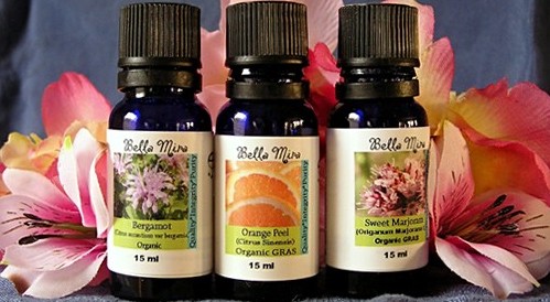 Tinh dầu. Bảng các đặc tính hữu ích và ứng dụng cho mặt, tóc, giảm cân, tắm, trộn, da, đèn thơm, bồn tắm, hít