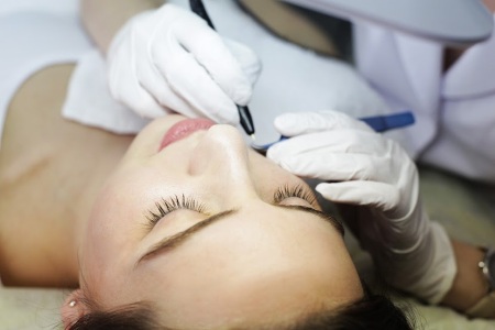 Elektrolisis: tinjauan dan keberkesanan, akibat. Bagaimana ia dilakukan pada wajah, badan, kawasan bikini, ketiak