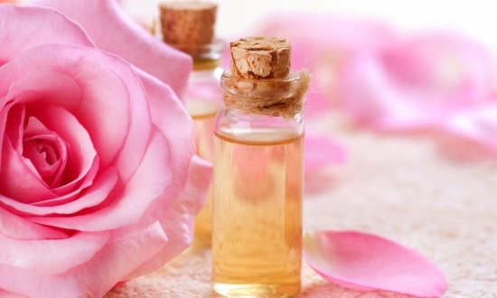 Gliserin dalam kosmetologi untuk kulit wajah. Manfaat dan penggunaan dengan vitamin E dan A untuk kedutan. Resipi topeng dan krim