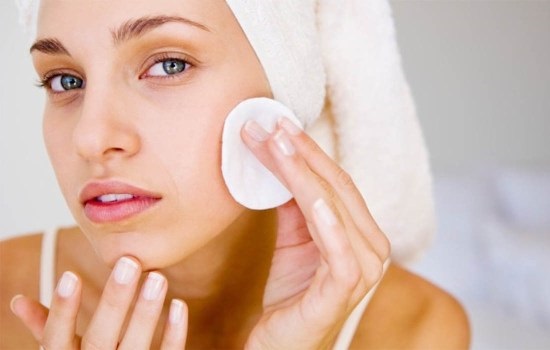 Gliserin dalam kosmetologi untuk kulit wajah. Manfaat dan penggunaan dengan vitamin E dan A untuk kedutan. Resipi topeng dan krim
