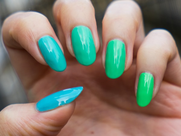 Gradient trên móng tay với sơn gel: ảnh, xu hướng thời trang. Cách chọn màu và pha màu tại nhà với cọ, bông mút không bong bóng