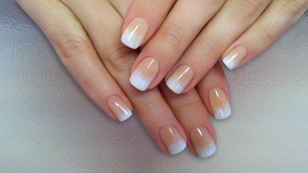 Gradient trên móng tay với sơn gel: ảnh, xu hướng thời trang. Cách chọn màu và pha màu tại nhà với cọ, bông mút không bong bóng