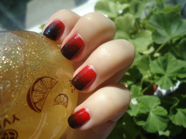 Gradient trên móng tay với sơn gel: ảnh, xu hướng thời trang. Cách chọn màu và pha màu tại nhà với cọ, bông mút không bong bóng