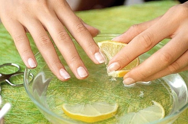 Cách tẩy sơn gel bằng nước tẩy sơn móng tay và không. Tất cả các phương pháp và phương tiện tại nhà. Hướng dẫn từng bước và mẹo video