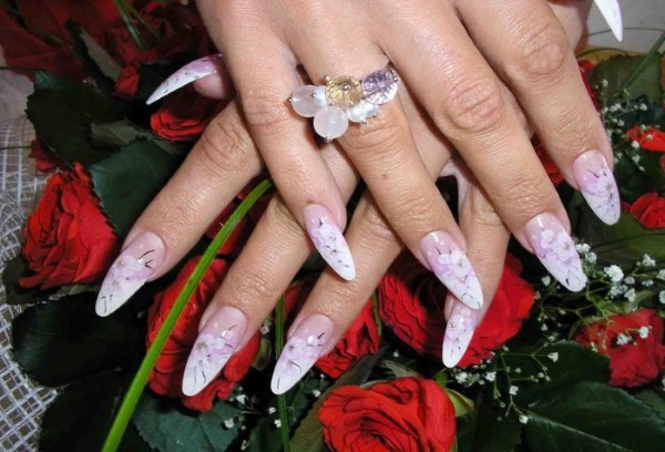 Móng tay hình quả hạnh. Xu hướng thời trang trong thiết kế 2020, ảnh: nhạt, Pháp, nude, ombre, lấp lánh, kim cương giả, cọ xát
