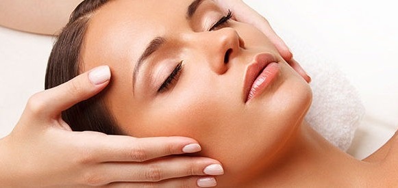 جراحة تجميل الوجه. صور قبل وبعد جراحة نحت الجسم بحمض الهيالورونيك. الأسعار والاستعراضات