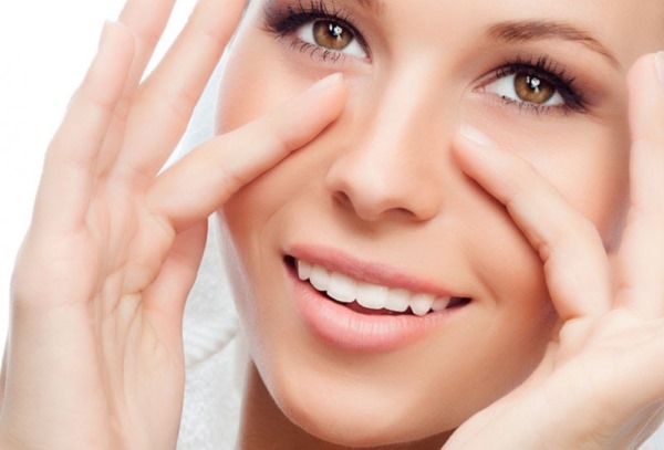 Cara menghilangkan lipatan nasolabial: pengisi, asid hyaluronik, pembetulan kontur, botox dan lipofilling, latihan wajah