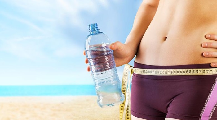 Como remover rapidamente o excesso de água do corpo para perda de peso em casa