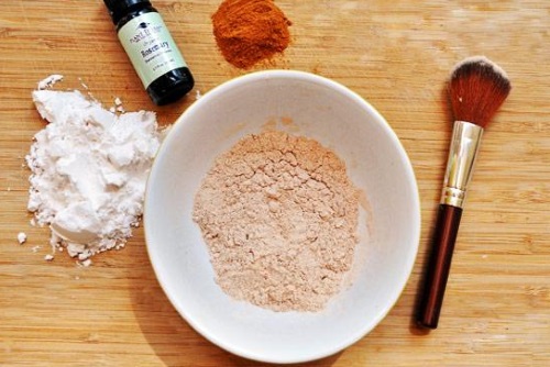 Topeng muka pati dengan kesan botox, anti-kedut, untuk kulit kering, dengan kefir, pisang, soda, garam, minyak zaitun. Resepi