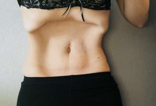 Bài tập tạ dưới cho nữ tại nhà, tập gym với con lăn, bánh xe, trên xà ngang, tĩnh