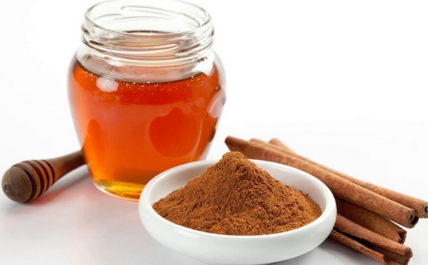 Cara meringankan rambut di tangan anda dengan peroksida, tanpa cat, lemon, kayu manis, chamomile, kefir, soda, ubat-ubatan rakyat