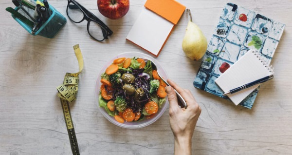 Cara menurunkan 5 kg dalam seminggu dan membuang perut. Pemakanan, diet, senaman
