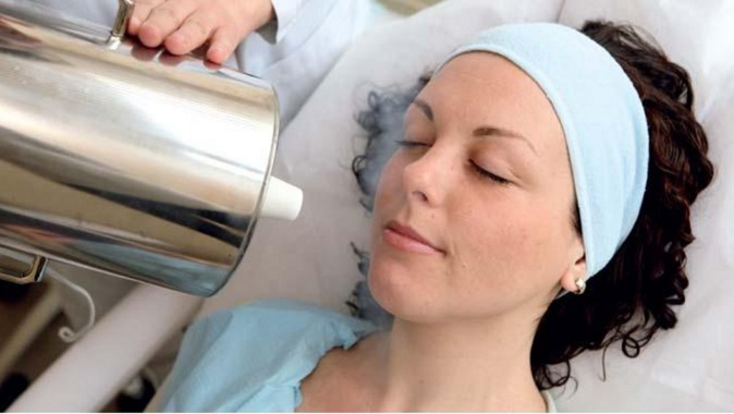 Làm lạnh mặt bằng nitơ lỏng - nó là gì, nó được thực hiện như thế nào, chỉ định và chống chỉ định, kết quả. Giá, đánh giá, ảnh
