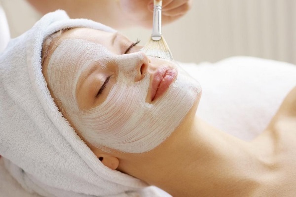 Azeite anti-rugas para o rosto. Quem é adequado, benefícios e malefícios, recursos do aplicativo. Receitas para máscaras, compressas, cremes, loções, esfoliantes
