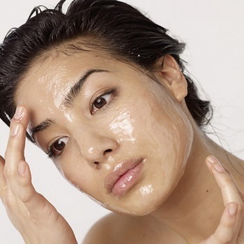 Azeite anti-rugas para o rosto. Quem é adequado, benefícios e malefícios, recursos do aplicativo. Receitas para máscaras, compressas, cremes, loções, esfoliantes