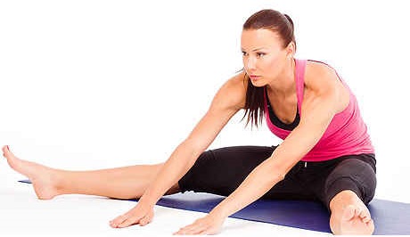 Kéo giãn cho người mới bắt đầu. Các bài tập cho các bộ phận khác nhau của cơ thể, thiết bị thể dục, yoga, âm nhạc và tâm trạng