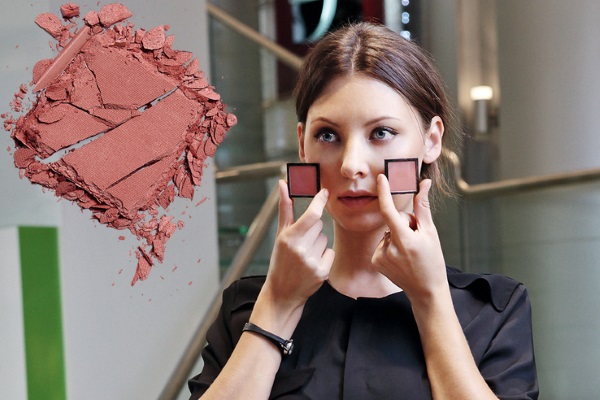 Đỏ mặt. Làm thế nào để áp dụng và phù hợp với các loại khuôn mặt khác nhau. Đánh giá về các nhà sản xuất tốt nhất
