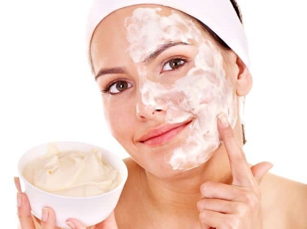 Thuốc mỡ heparin cho mặt trong thẩm mỹ. Thuộc tính và ứng dụng cho các nếp nhăn, vết thâm, túi, bọng dưới mắt
