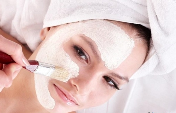 Thuốc mỡ heparin cho mặt trong thẩm mỹ. Thuộc tính và ứng dụng cho các nếp nhăn, vết thâm, túi, bọng dưới mắt