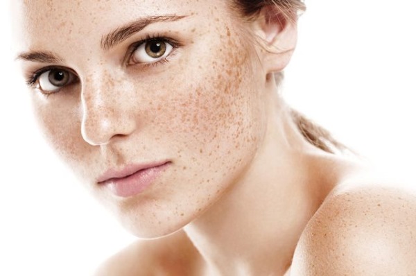 Qué es la hidroquinona, aplicación en cosmetología: cremas blanqueadoras, peeling, pomadas, tabletas. Achroactive max, opiniones