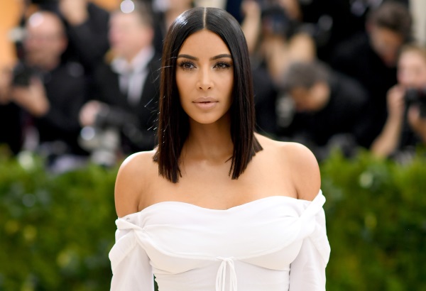 Kim Kardashian. Hình ảnh, phẫu thuật thẩm mỹ, tiểu sử, thông số hình thể, chiều cao và cân nặng. Ngoại hình của bạn thay đổi như thế nào?