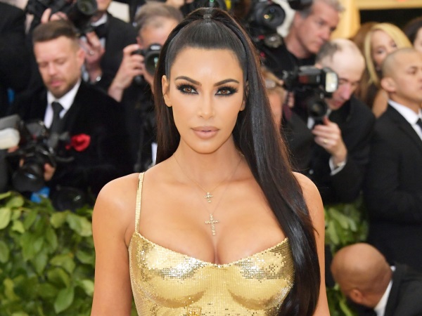 Kim Kardashian. Hình ảnh, phẫu thuật thẩm mỹ, tiểu sử, thông số hình thể, chiều cao và cân nặng. Ngoại hình của bạn thay đổi như thế nào?