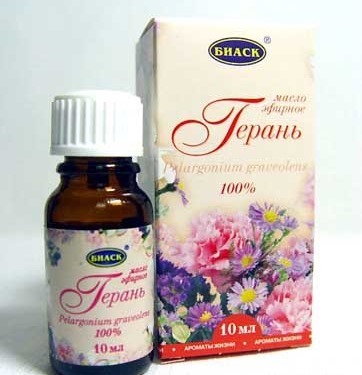 Dầu bôi mặt chống lại nếp nhăn, đặc tính của chúng: ô liu, hạt lanh, tầm xuân, thầu dầu, đào, long não, hạt mỡ, hạnh nhân, mơ, hắc mai biển, jojoba