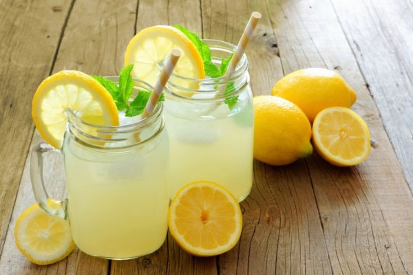 Kem tự nhuộm da tốt nhất cho cơ thể và khuôn mặt. Kem, khăn lau, bình xịt. Nhận xét và giá cả