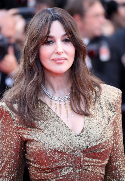 Monica Bellucci. Ảnh thời trẻ và bây giờ, trong trang phục áo tắm, không trang điểm, photoshop. Đã hoạt động