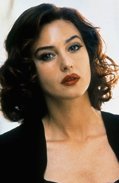 Monica Bellucci. Ảnh thời trẻ và bây giờ, trong trang phục áo tắm, không trang điểm, photoshop. Đã hoạt động