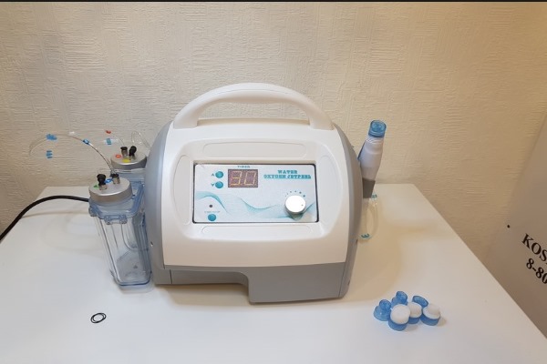 Hút chân không hydropeeling Hydra Feshl hydrafacial. Quy trình này là gì, mô tả, thiết bị, giá cả