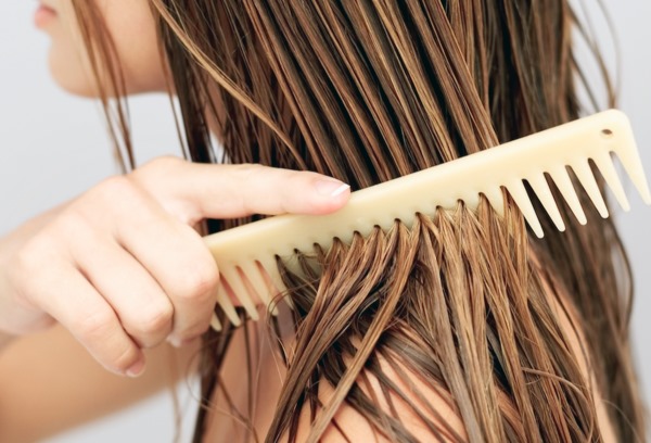 Mesotherapy vùng da đầu. Nó là gì, tác dụng, giá cả. Làm thế nào để làm điều đó tại nhà