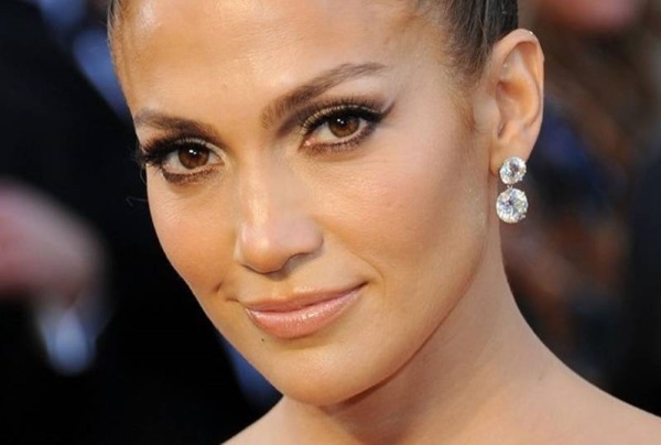 Jennifer Lopez. Ảnh mặc áo tắm, thông số hình thể trước và sau khi phẫu thuật thẩm mỹ