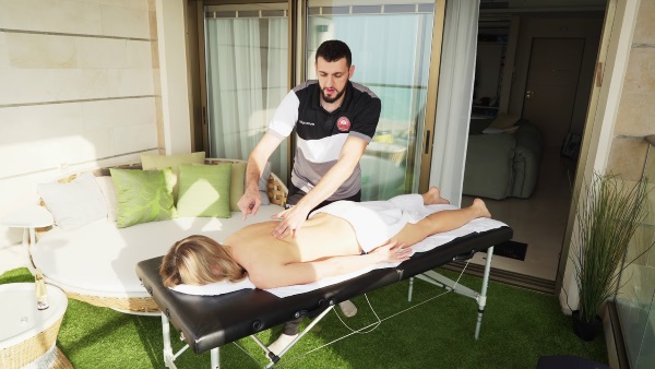 Massage bụng chống cellulite. Cách thực hiện, video hướng dẫn chuyên nghiệp, ảnh trước và sau