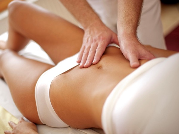 Massage bụng chống cellulite. Cách thực hiện, video hướng dẫn chuyên nghiệp, ảnh trước và sau