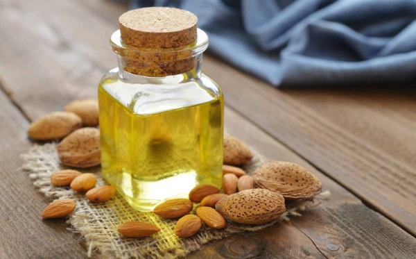 البنوك لتدليك الوجه بالفراغ والمطاط والسيليكون والمطاط المضاد للحساسية. أيهما أفضل ، كيف تستعمل