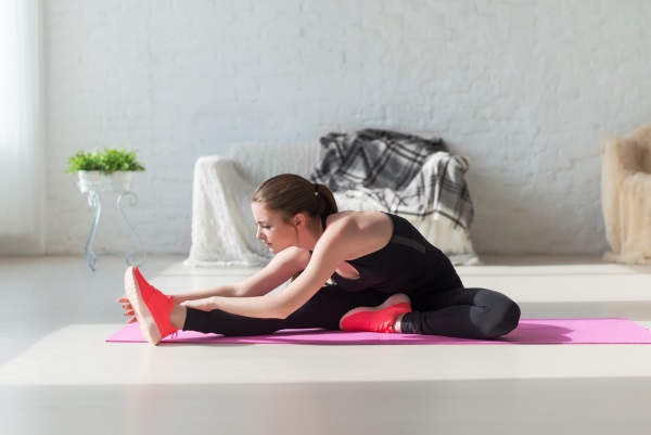 Latihan isometrik. Kompleks untuk kaki, tulang belakang serviks, belakang, tekan. Cara melakukannya di rumah