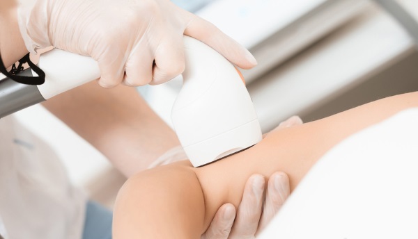 Como se livrar dos pelos das mãos para sempre em mulheres, sem navalha, ferramentas, métodos, procedimentos cosméticos