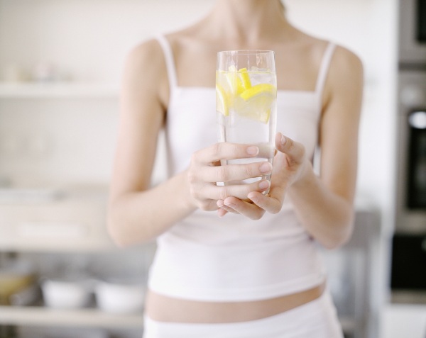 Mát xa bằng bàn chải khô đối với cellulite. Cách làm, sơ đồ, kỹ thuật
