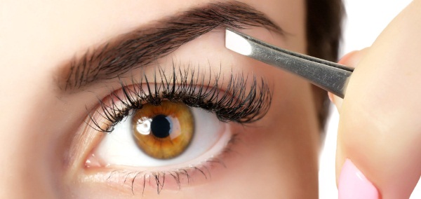 حواجب جميلة. اتجاهات الموضة 2020: microblading ، والتاتو الحيوي ، والمساحيق ، والتصفيح ، والتلوين والبناء ، والتظليل