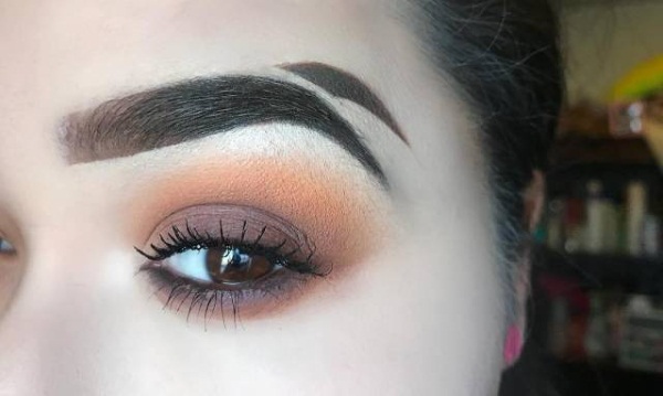 حواجب جميلة. اتجاهات الموضة 2020: microblading ، والتاتو الحيوي ، والمساحيق ، والتصفيح ، والتلوين والبناء ، والتظليل