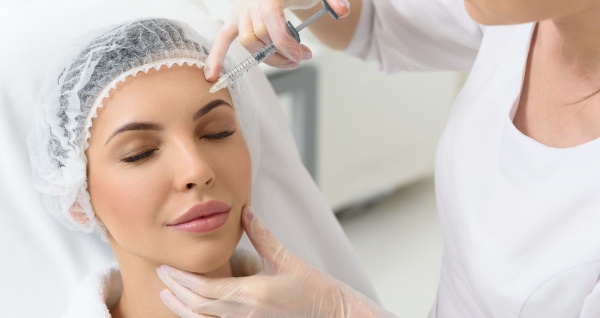 أومورفين (أومورفيا). جراحة تجميلية مجانية. كيفية الوصول إلى هناك ، والتقاط الصور قبل وبعد ، والترقيات