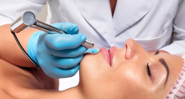 Tatuagem labial. Fotos de antes e depois, consequências, avaliações