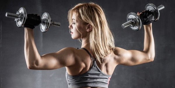 Bài tập vai cho nữ trong phòng gym. Video hướng dẫn, ảnh