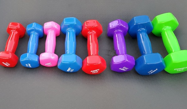 Bài tập tạ lên ngực cho nữ tập gym, tại nhà