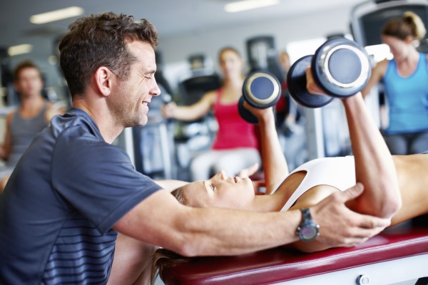 Bài tập tạ lên ngực cho nữ tập gym, tại nhà