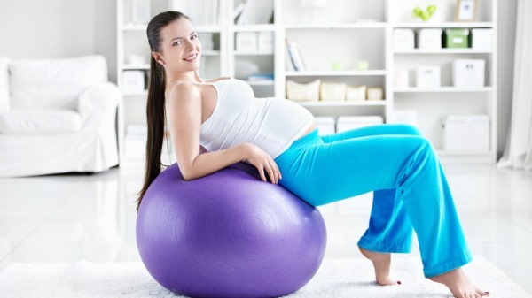 Các bài tập giảm béo tại nhà: tạo dáng, thể dục thẩm mỹ, fitball, yoga, xe đạp, máy tập elip, stepper, máy chạy bộ